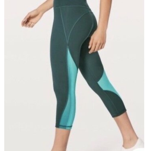 NWT LULULEMON MIX AND MESH CROP TLSH/SRTG/EUCA - Picture 4 of 4